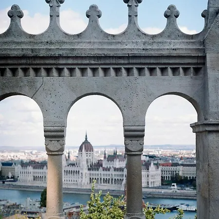 Apartament Lazar 16 - Royal Opera Suite, Location By Bqa Budapeszt