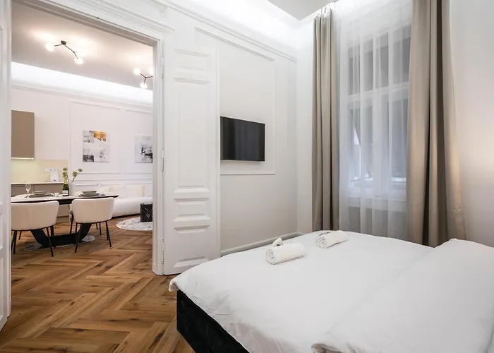 Lázár 16 - Royal Opera Suite, Location By Bqa