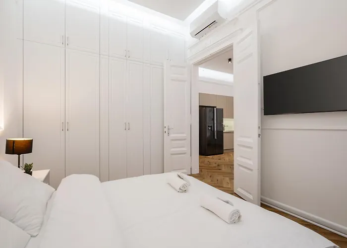 Lázár 16 - Royal Opera Suite, Location By Bqa Appartamento