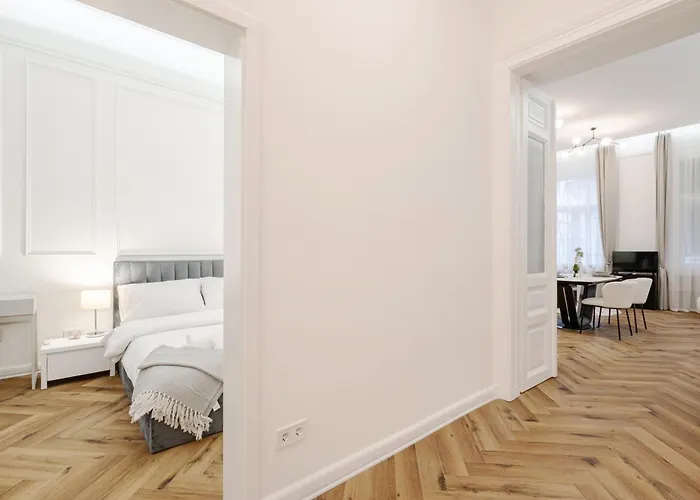 Lázár 16 - Royal Opera Suite, Location By Bqa