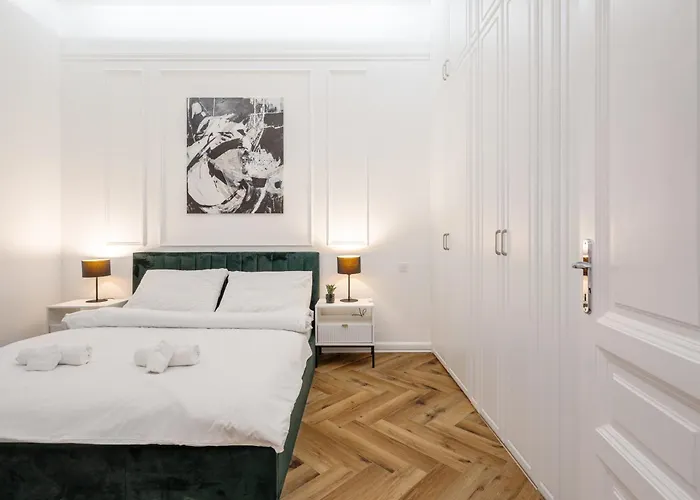 Lázár 16 - Royal Opera Suite, Location By Bqa Appartamento Budapest