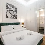 Lazar 16 - Royal Opera Suite, Location By Bqa Apartmán