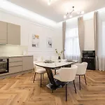 Lazar 16 - Royal Opera Suite, Location By Bqa *