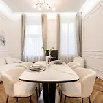 Apartmán Lazar 16 - Royal Opera Suite, Location By Bqa *