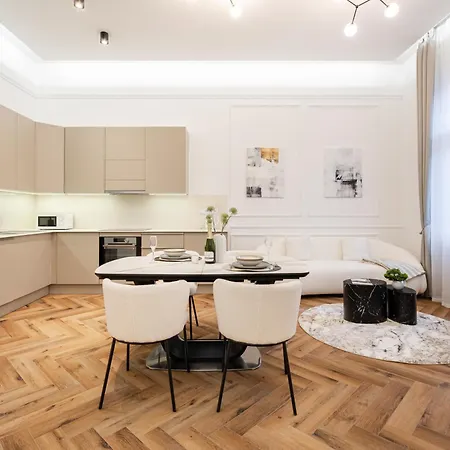 Lazar 16 - Royal Opera Suite, Location By Bqa * Βουδαπέστη
