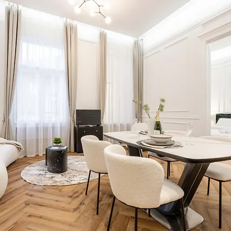 Lazar 16 - Royal Opera Suite, Location By Bqa דירה בודפשט